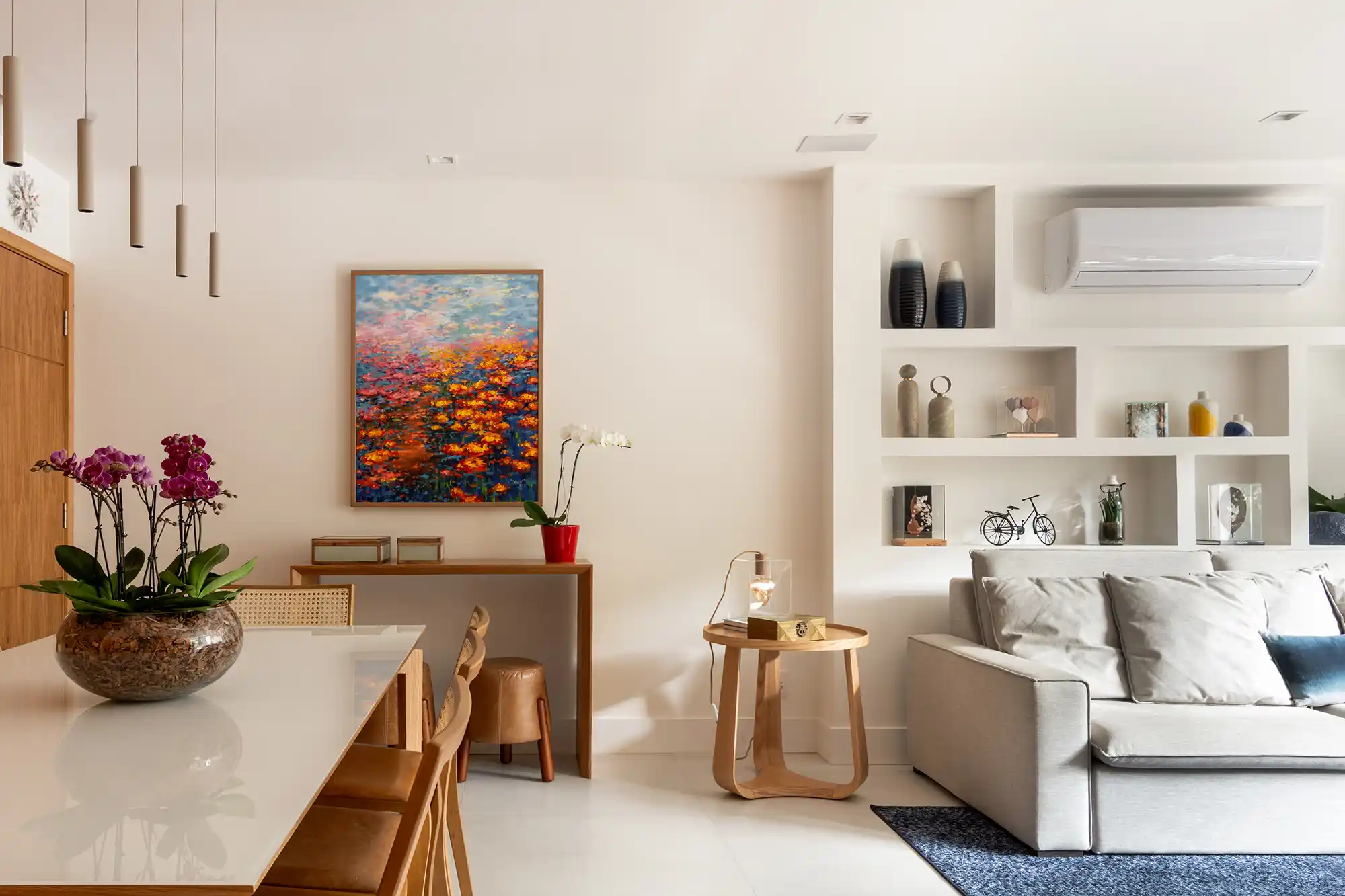 Ambiente em drywall com forro rebaixado e iluminação embutida — TRT Gesso